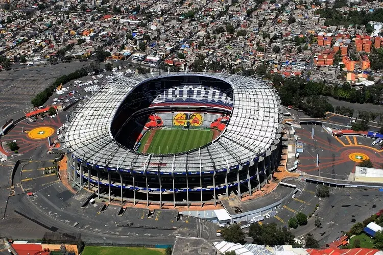 ¡Inicia la remodelación! Desmantelan cancha del Estadio Azteca (FOTOS)