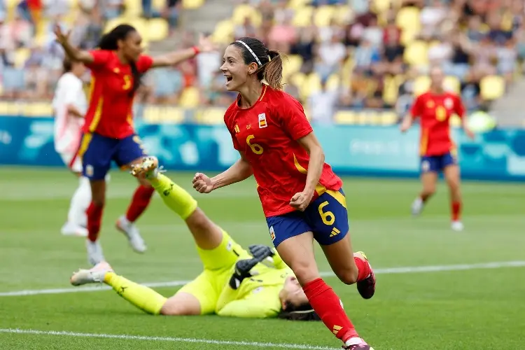 España vence a Japón en su debut en París 2024