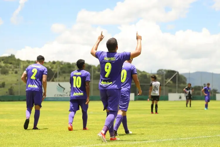 Racing gana en se debut en Copa