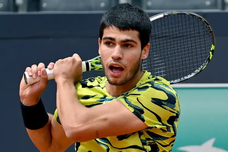 Carlos Alcaraz rompe su raqueta en pleno juego de Tenis (VIDEO)