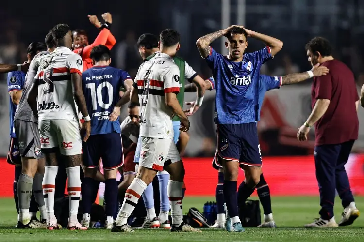 Copa Libertadores: Jugador que se desvaneció, sigue estable y sedado