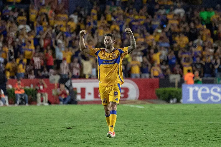 De villano a héroe, Gignac salva a Tigres contra Chivas