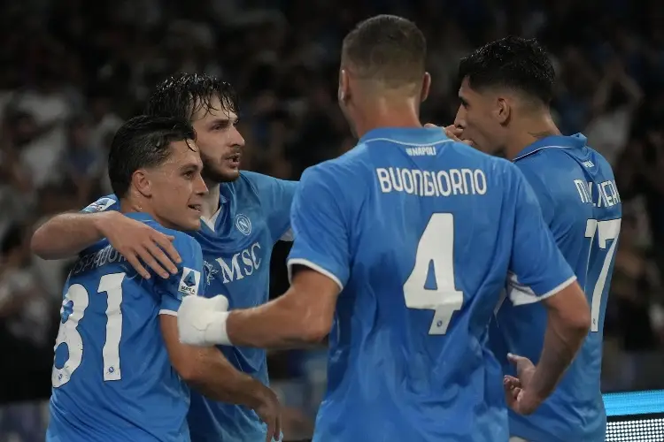 Napoli gana y se cura las heridas de la primera jornada