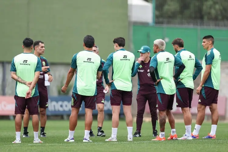 Javier Aguirre dirige su primer entrenamiento con el 'nuevo' Tri (FOTOS)