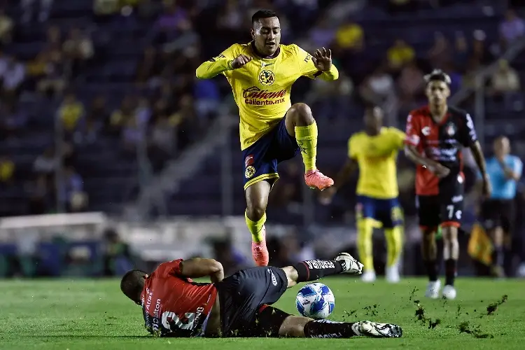 Erick Sánchez es baja del América, operado de emergencia