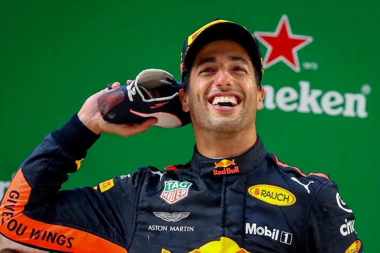 ¡OFICIAL! Daniel Ricciardo fuera de Red Bull