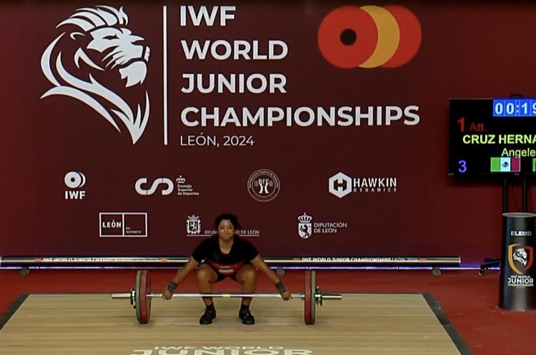 Veracruzana Ángeles Cruz brilla en Mundial Junior de Levantamiento de Pesas