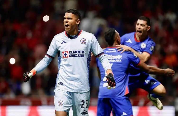 Cruz Azul a seguir dominando a Liga MX