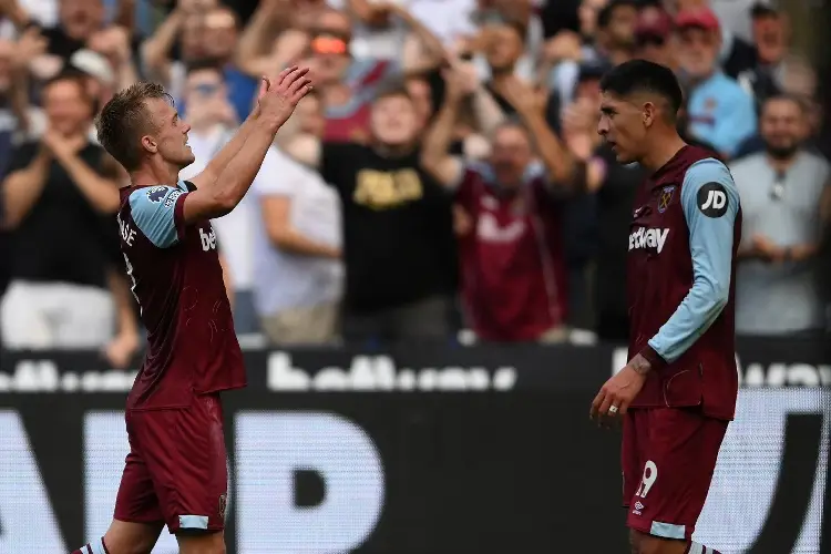 Edson Álvarez y West Ham golean en la Premier League 