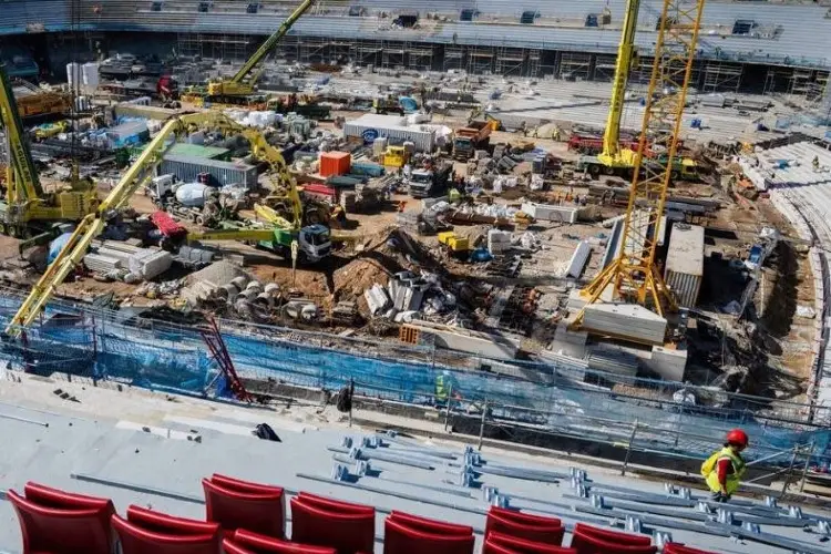 Obreros se pelean en la remodelación del Estadio