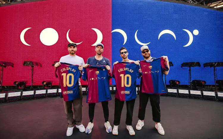 Barcelona con logo de Coldplay para jugar contra el Real Madrid