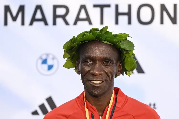 Kipchoge reaparecerá tras su 'peor maratón'