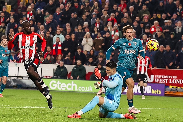 Julian Araujo y Bournemouth caen en su visita a Brentford 