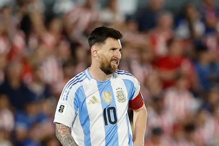 Provocan a Messi con playera de Cristiano Ronaldo (FOTO)