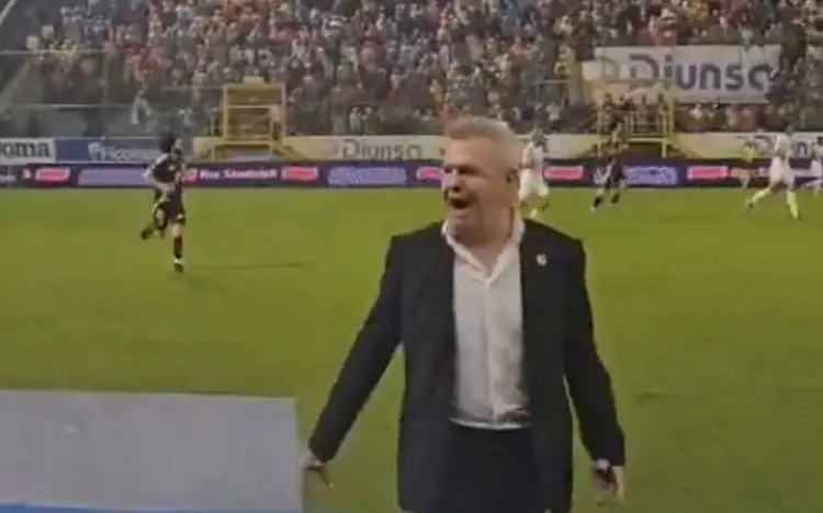 Hijos de pu$#: Javier Aguirre insulta a los aficionados de Honduras (VIDEO)