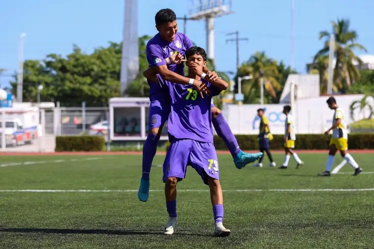 Racing de Veracruz brilla en la Liga Nacional Juvenil 