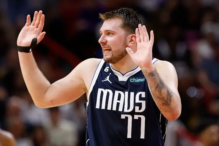 NBA: Los Dallas Mavericks naufragan sin Luka Doncic 