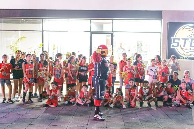 Academia Halcones Rojos de Veracruz se compromete con el medio ambiente