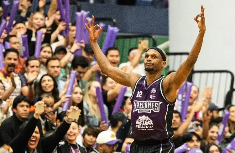 Halcones de Xalapa reacciona y vence a los Diablos Rojos en la Final de la LNBP 