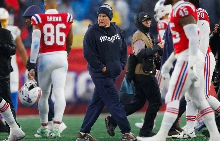 El histórico Bill Belichick terminaría como coach en el fútbol americano colegial 