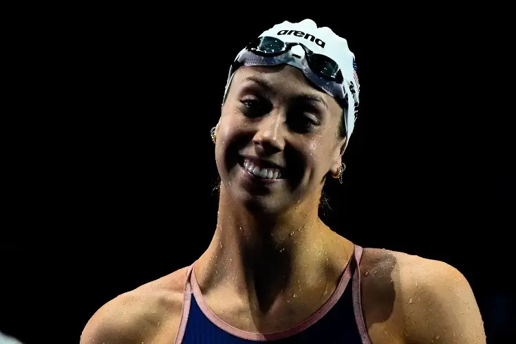 Natación: Gretchen Walsh rompe récord en los 50 mariposa