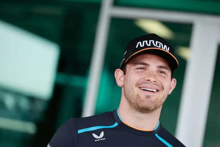 Pato O'Ward se sube al McLaren y supera a Lando Norrris 