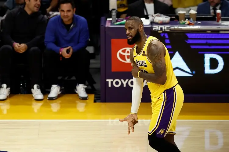 NBA: LeBron James lidera un nuevo triunfo de los Lakers en Sacramento