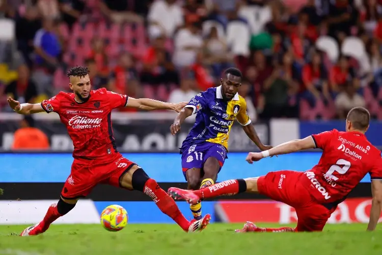 Atlas remonta y le pega al Atlético de San Luis 