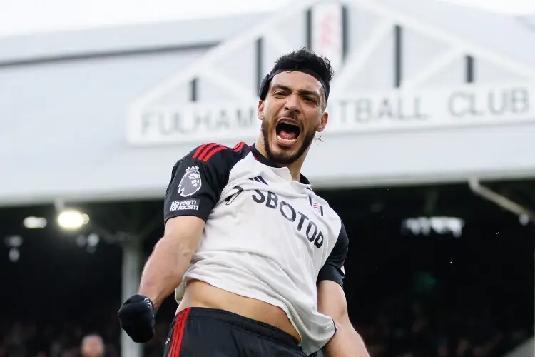 Gol de Raúl Jiménez pero Fulham pierde en el último minuto (VIDEO)