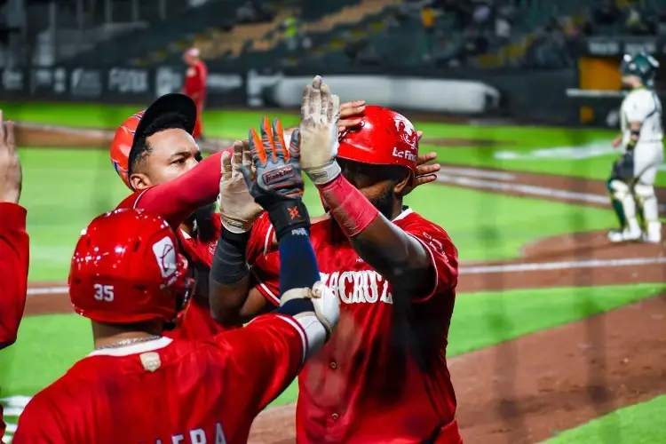 El Águila de Veracruz triunfa y toma ventaja ante los Pericos de Puebla 