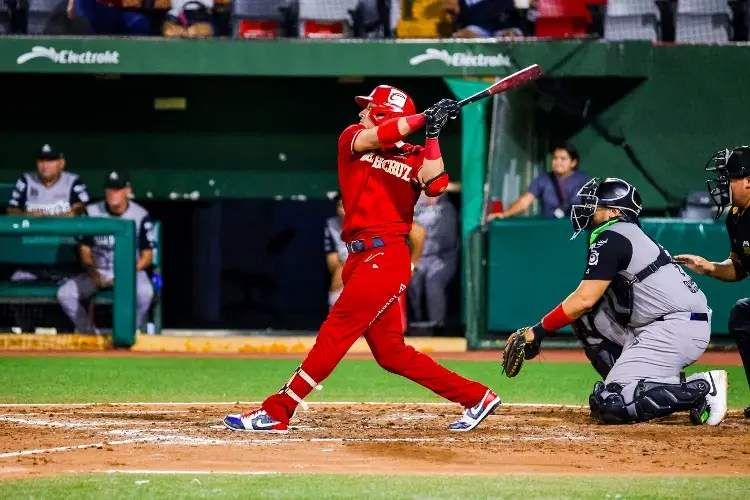 El Águila de Veracruz cae ante los Piratas de Campeche en el Beto Ávila 