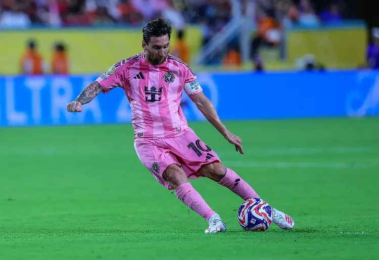 Messi brilla con un triplete y el Inter Miami golea en el último juego de la MLS 