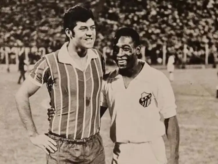 Fallece ex jugador de los Tiburones Rojos que Pelé describió como 'el mejor del mundo'