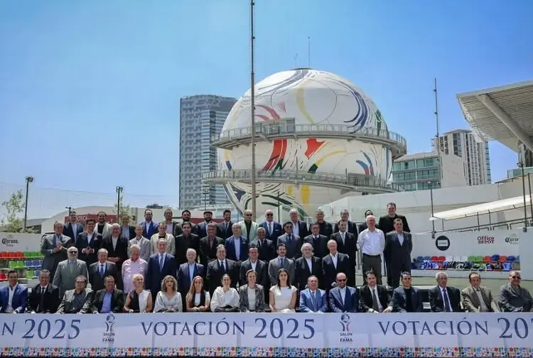 Dos ex de los Tiburones Rojos, al Salón de la Fama del Futbol Internacional