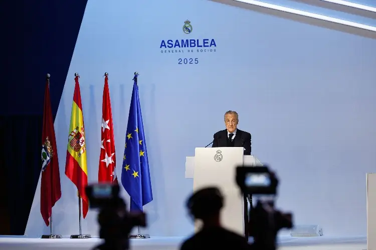 Florentino revive caso Negreira: 'No es normal que Barcelona pague a los árbitros'