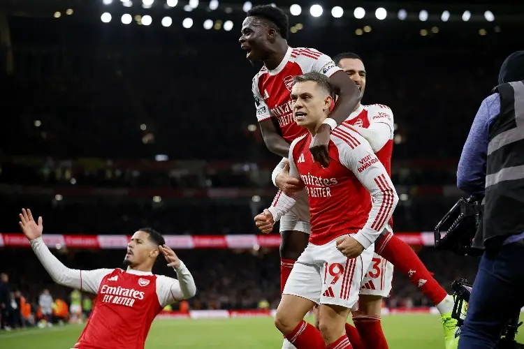 Arsenal humilla al Tottenham y reafirma el liderato de la Premier League