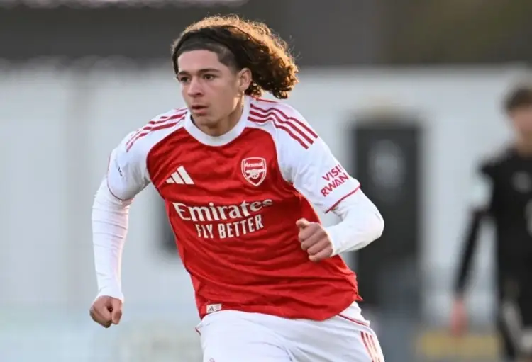 Arsenal debuta a futbolista de 13 años
