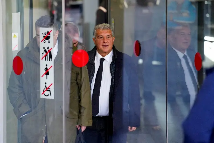 Barcelona justifica pagos a Negreira y asegura que nunca fueron beneficiados