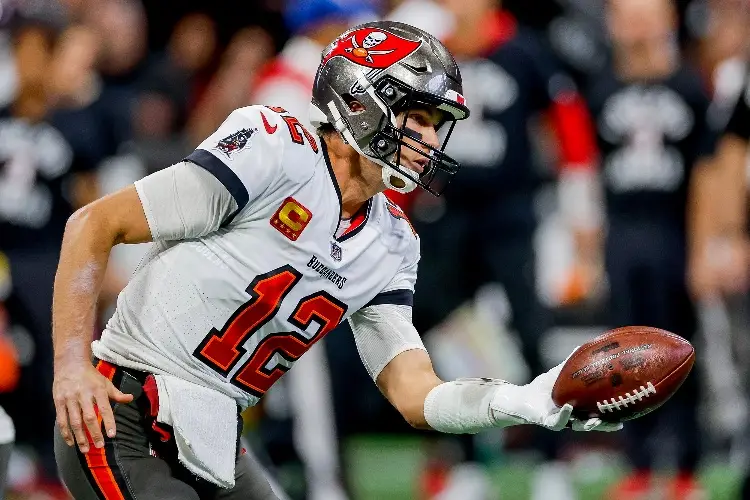 Tom Brady quiere salir del retiro y volver a la NFL, pero se lo prohíben
