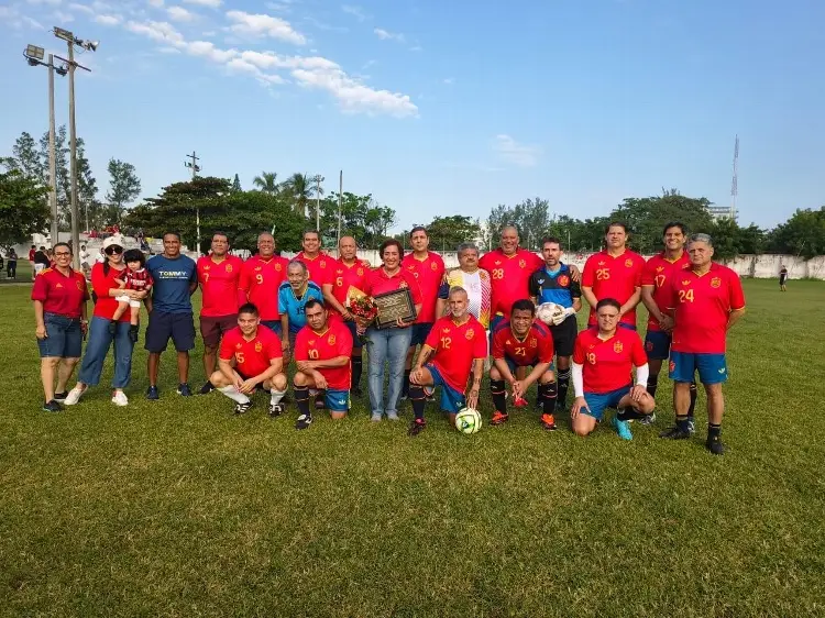 España vence al Vasco de Gama en partido navideño de convivencia 