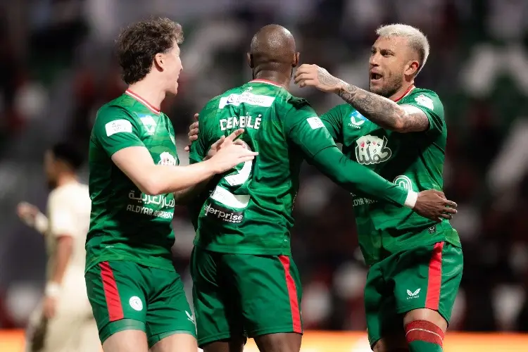 ¿Qué ligas de futbol se mantienen activas en pleno día de Navidad?