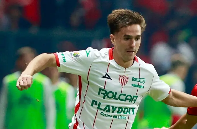 Agustín Palavecino llega a la CDMX para cerrar su fichaje con Cruz Azul (VIDEO)