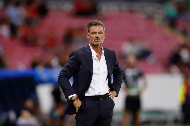 Diego Cocca enfurece por condiciones del estadio Cuauhtémoc 