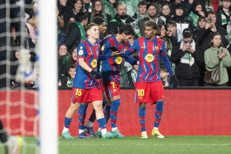 Barcelona sufre pero vence al líder de Segunda División en la Copa del Rey