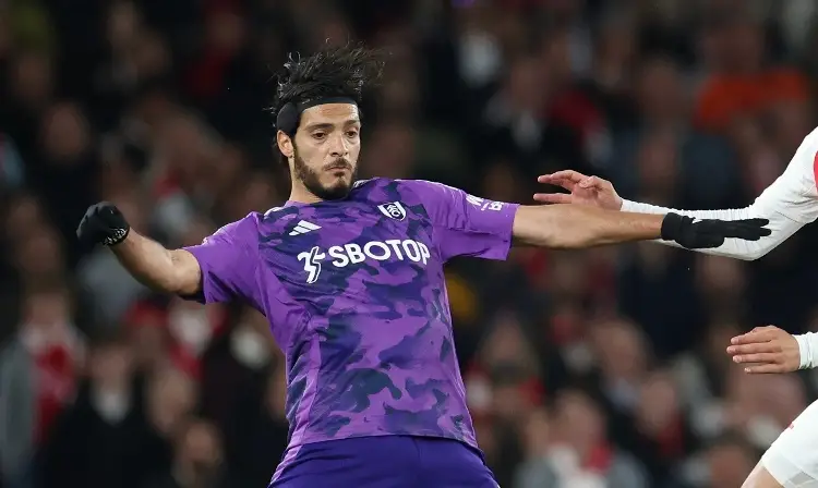 Raúl Jiménez y Fulham pierden en el último minuto ante un club que busca no descender