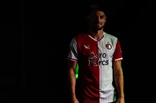 Feyenoord ficha a nuevo delantero para competir con Santi Giménez