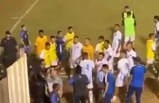 Policía d1spara en la pierna a futbolista al finalizar partido en Brasil