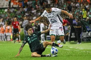 Nacho Ambriz gana tiempo y Santos empata con León 