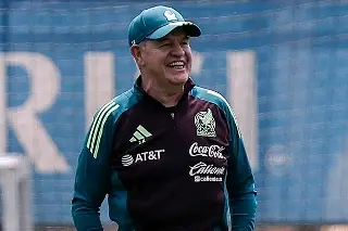 Javier Aguirre se va satisfecho con desempeño del Tri