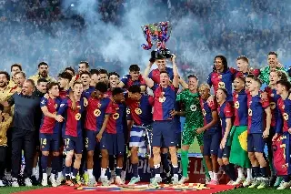 Ni la derrota ante Villarreal impide que Barcelona celebre el título de La Liga con sus fans